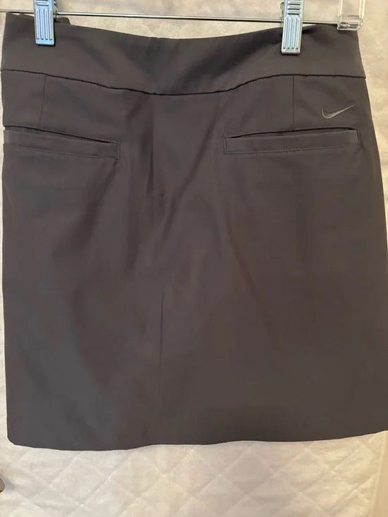 Women’s Nike Dri-fit Golf “skirt”, Size 8, Gray - Picture 2 of 2